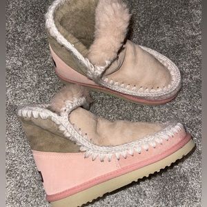 Great condition. MOU Boots. Worn twice. Size 38